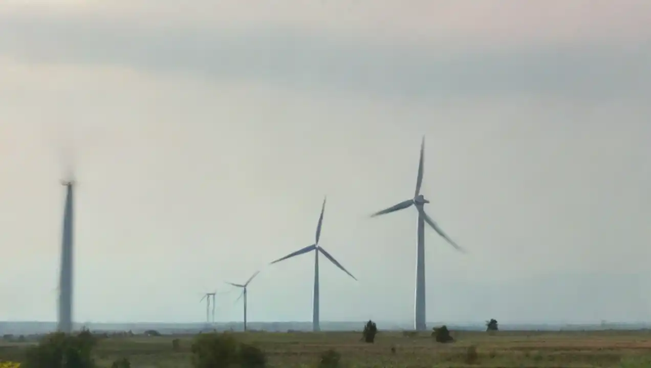 ¿Cómo funcionan las turbinas eólicas? de Turbinas eólicas: cómo generan energía limpia